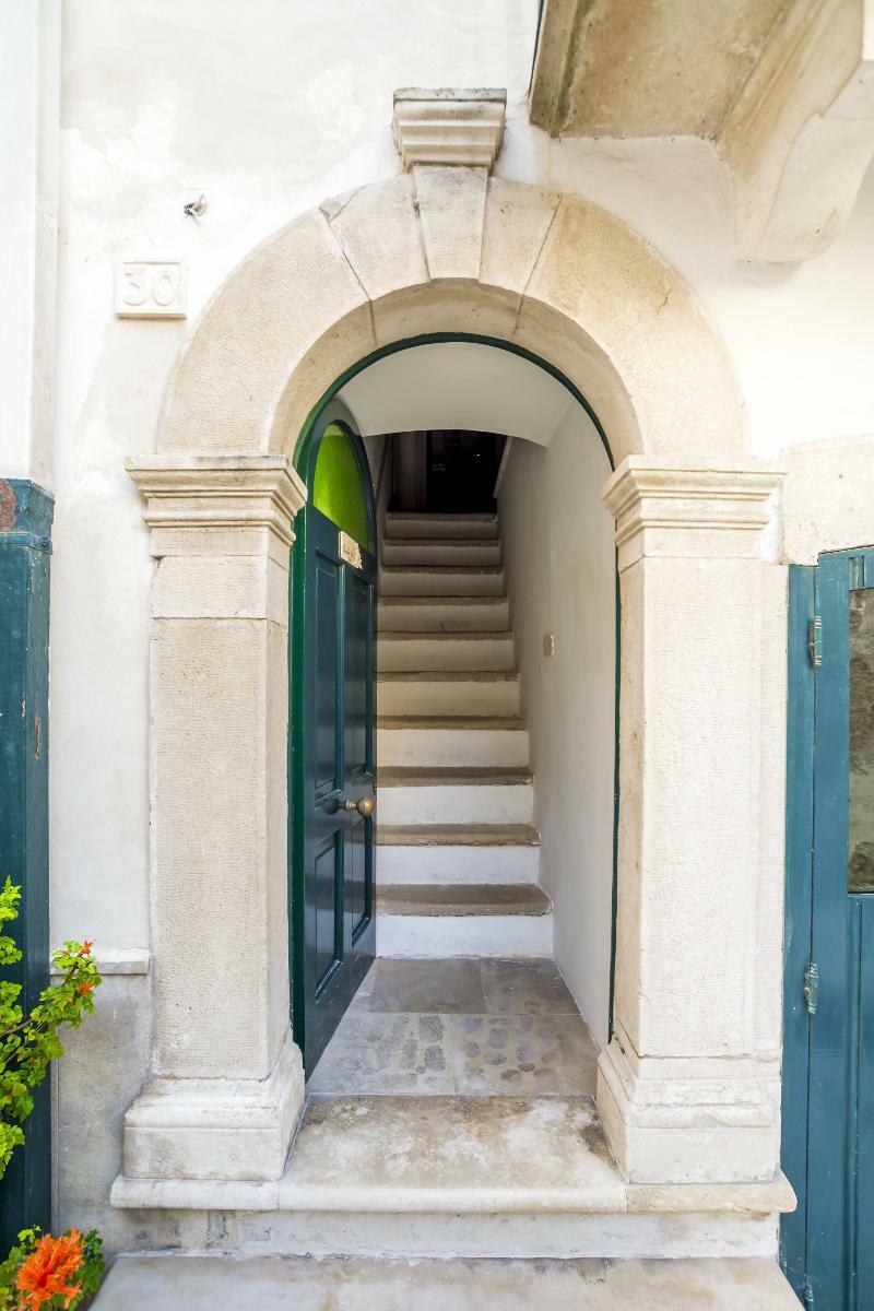 Hotel Vico De Amicis 30 Monopoli Exterior foto